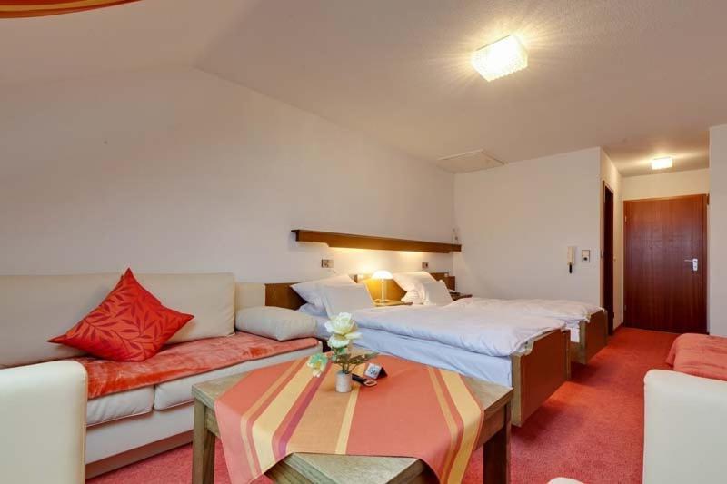 Alte Kelter Hotel Fellbach Quarto foto